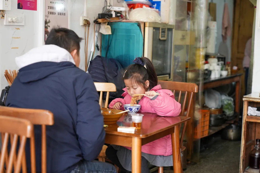 16941739282961.webp 图片