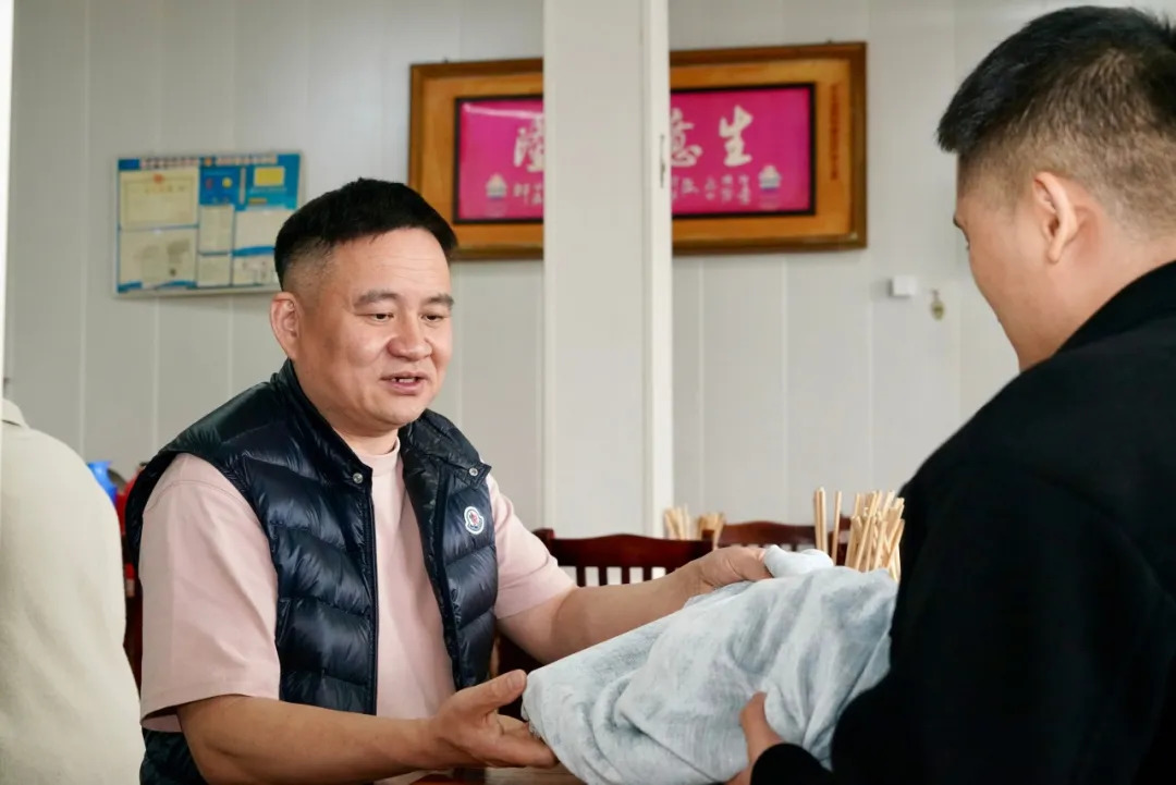 16985851720709.webp 图片