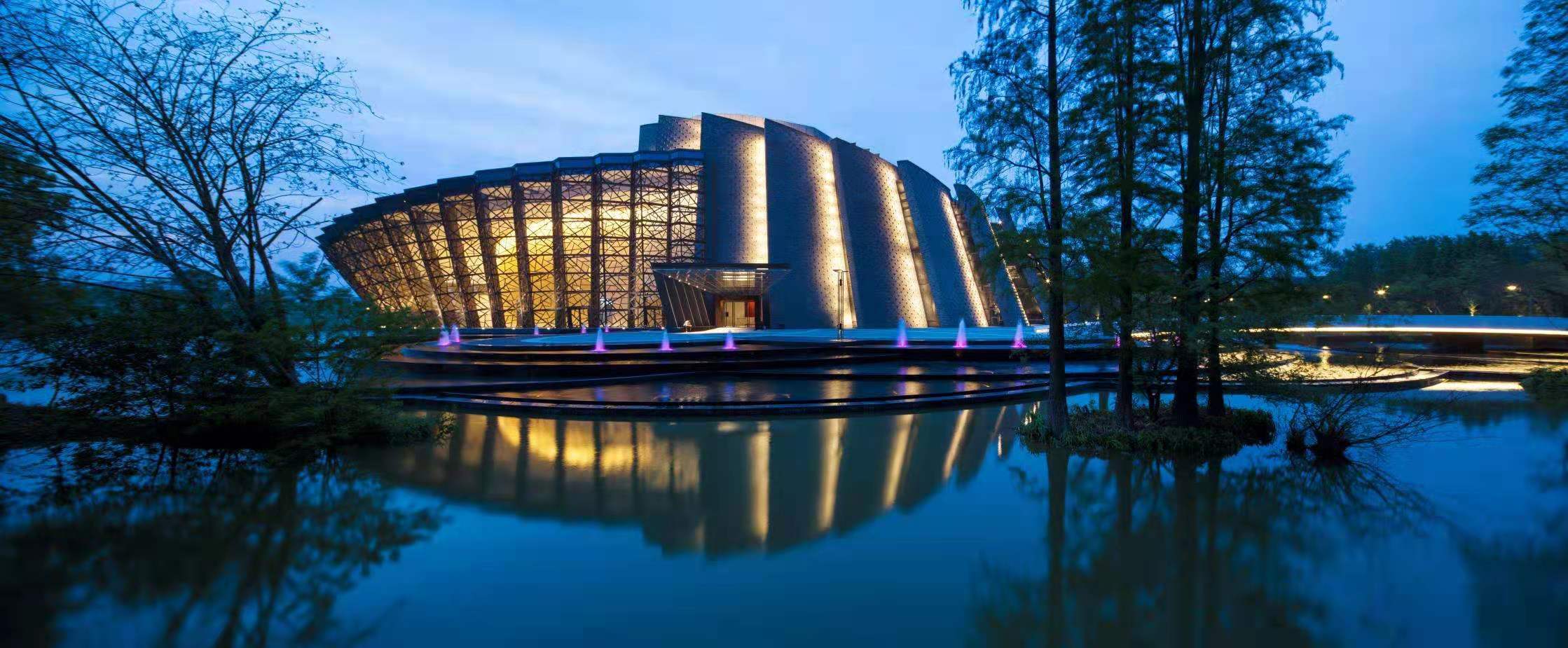 做新时代的建筑人