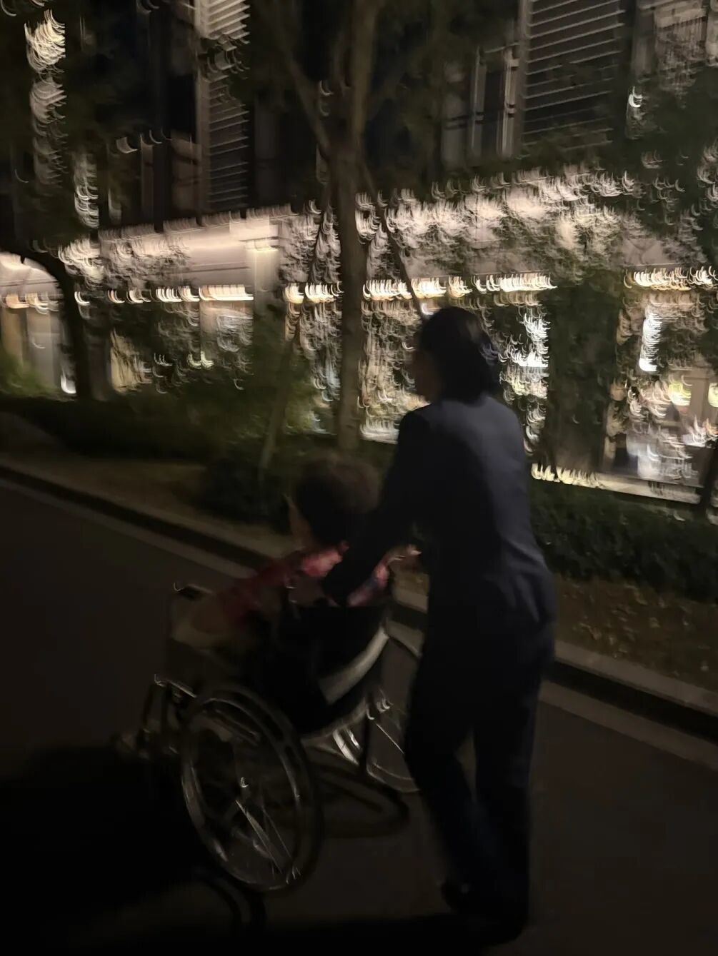 15852151001606.jpeg 图片