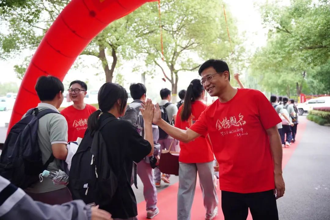 https://images.weserv.nl/?url=https://mmbiz.qpic.cn/mmbiz_jpg/bCFr8VypWfwFuI2zd4KG23uRDKFbqASCBtESlNUkia9CEzOTWgWth27BnQmRy4D9FkmvOhtCDzXzoc3sFkkxZVw/640?wx_fmt=jpeg&from=appmsg