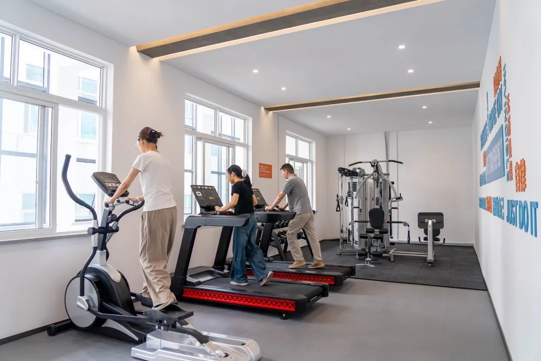 https://images.weserv.nl/?url=https://mmbiz.qpic.cn/mmbiz_jpg/bCFr8VypWfx7PEkE5HrYS2vUewU2tNgUNsgFQ06rMapzM10SOUiax3lvmpMP4S9Xabia6rsvhBfMzicyzthnI4tfw/640?wx_fmt=jpeg&from=appmsg