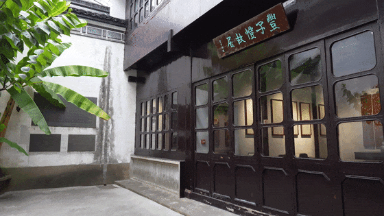 15725326486661.gif