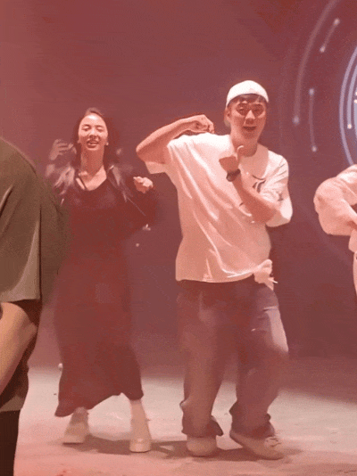 15918881214725.gif 图片