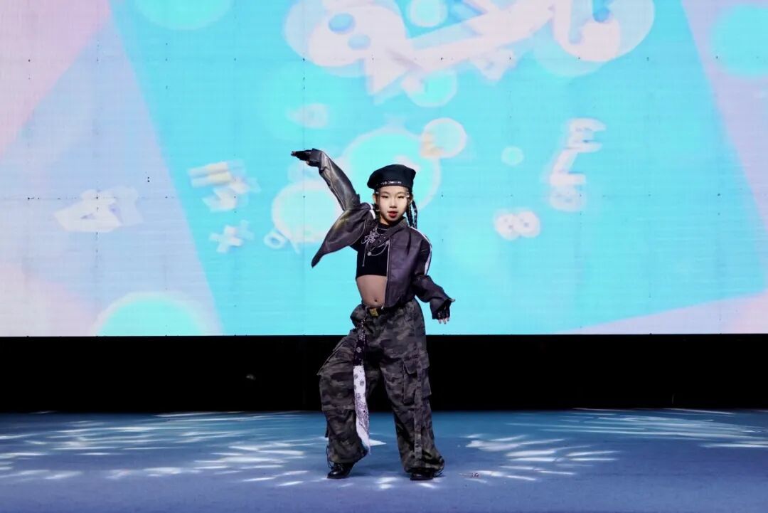 15953538355088.jpeg 图片
