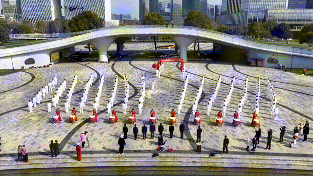 16764265842566.gif 图片