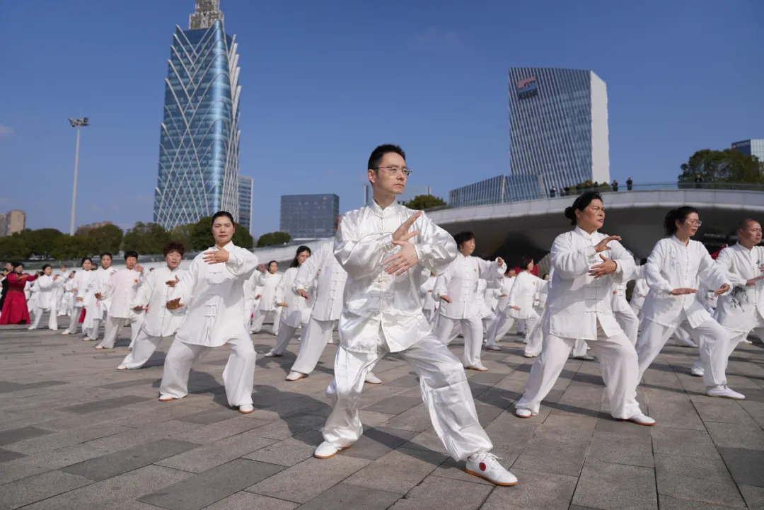 16764265955909.webp 图片