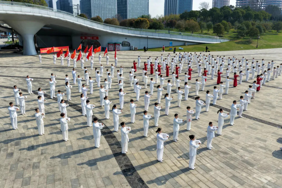 16764266057028.webp 图片
