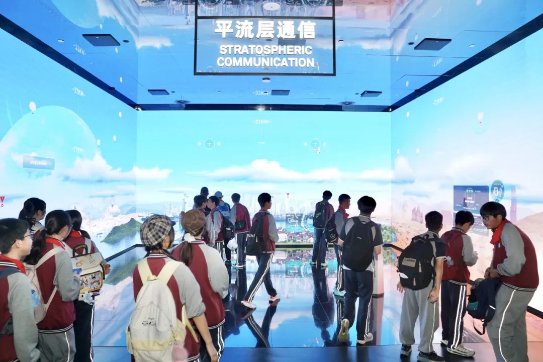 16984919773072.webp 图片