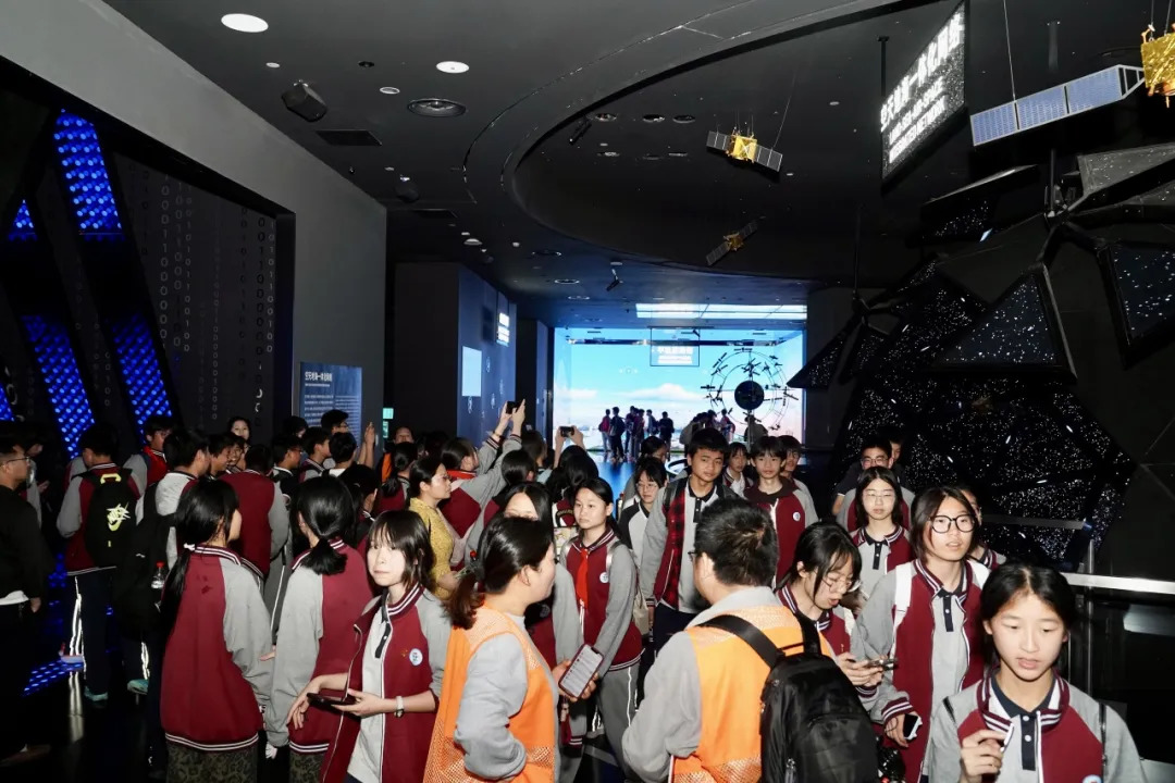 16984919773073.webp 图片